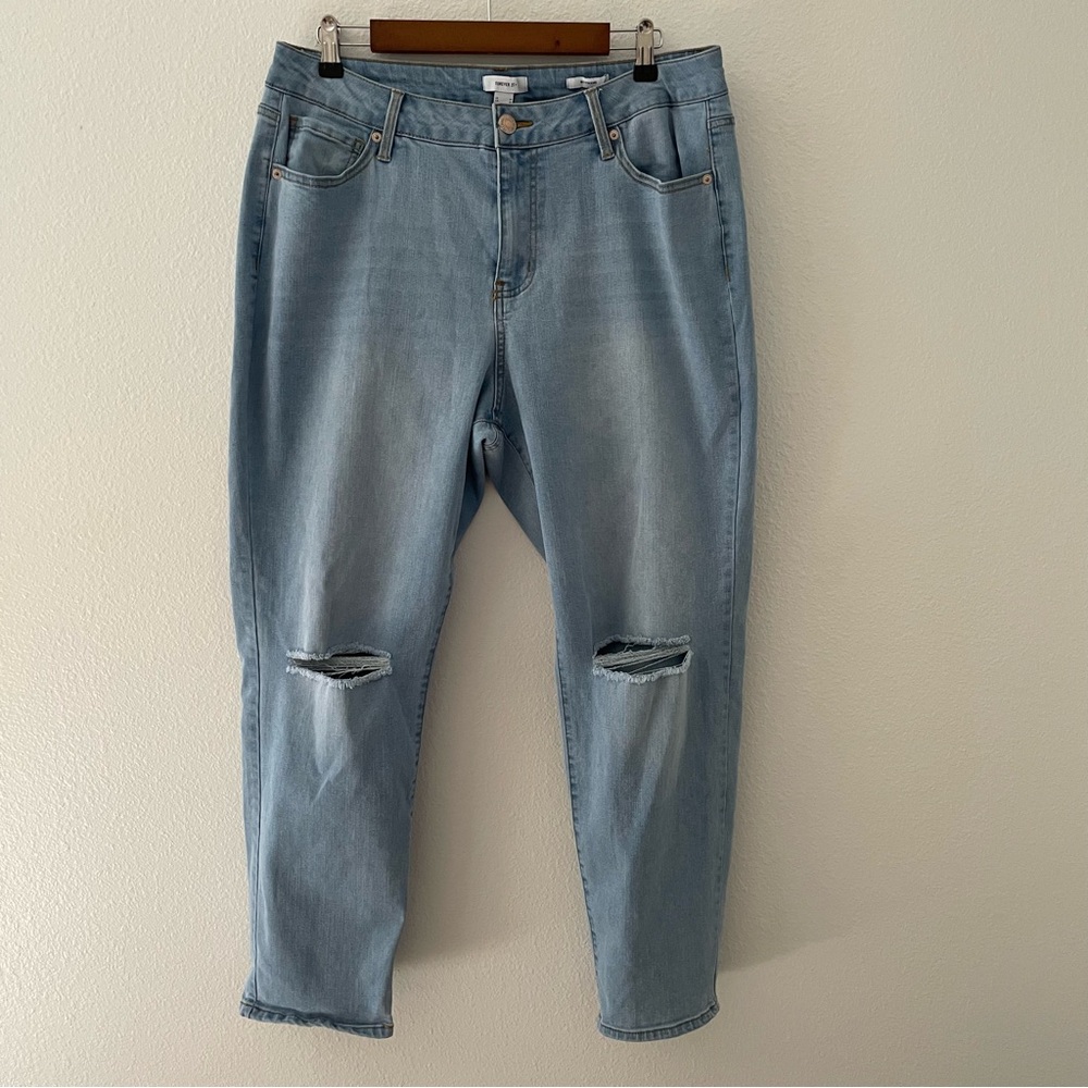 Forever 21+ Womens Mid Rise Relaxed Fit Slim Leg Boyfriend Denim Jeans Size 14